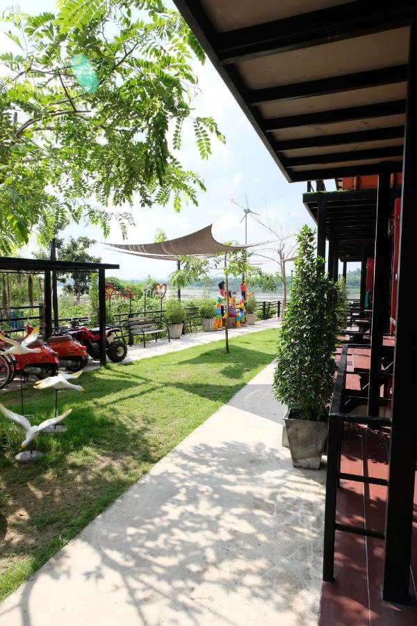 Inbox Living Rimkhong Hotel Chiang Khan Exterior photo