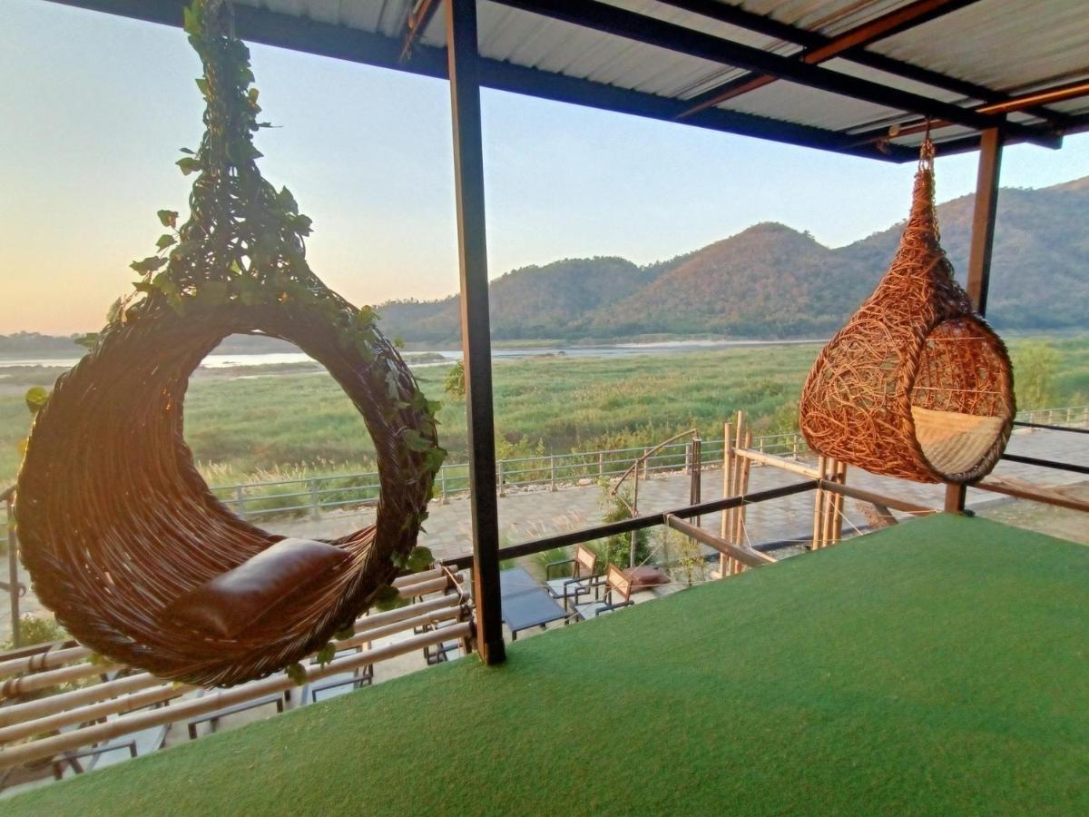 Inbox Living Rimkhong Hotel Chiang Khan Exterior photo
