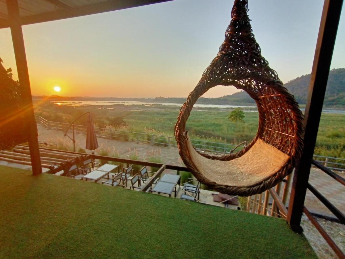 Inbox Living Rimkhong Hotel Chiang Khan Exterior photo